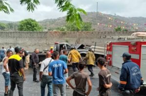 Grúa chocó contra vehículos en cola para surtir gasolina en Mampote: una persona murió