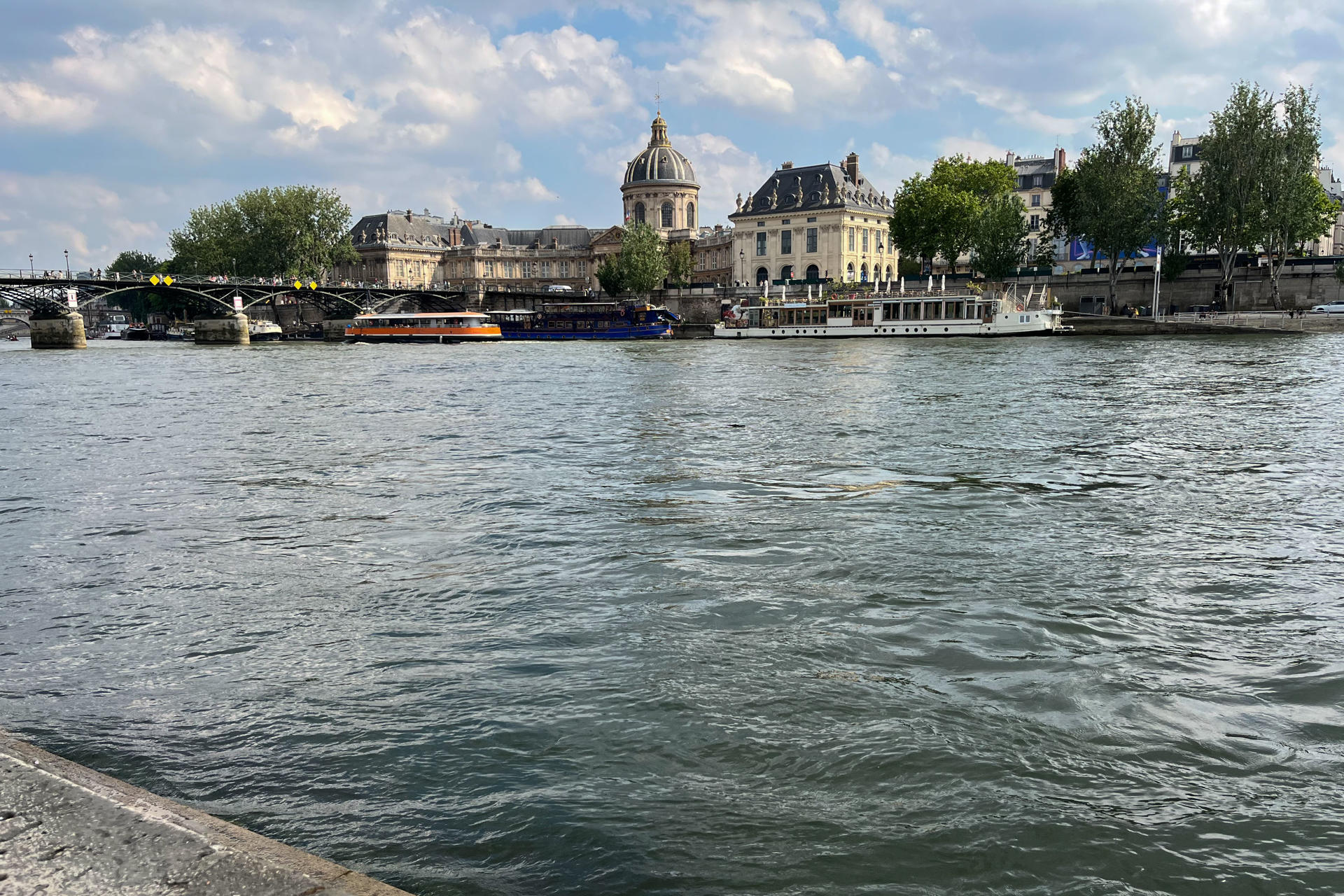 Las aguas del Sena siguen sin ser aptas para el baño a casi un mes de los JJOO París