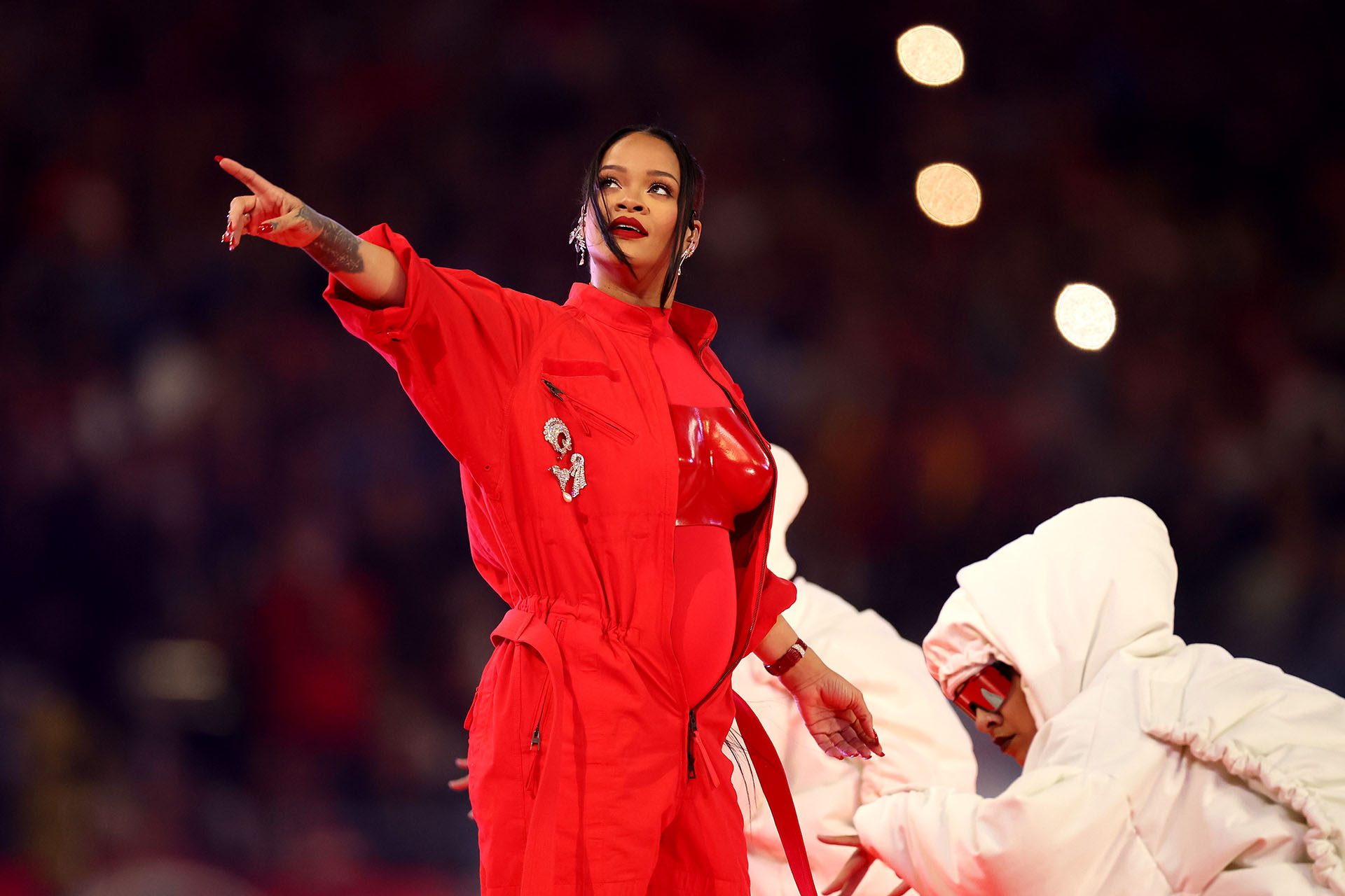Rihanna rompe récord al convertirse en la artista femenina con más discos de Diamante