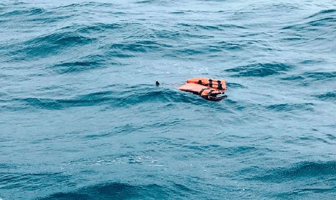 Hallan 10 cadáveres y salvan a 51 migrantes en un barco en el Mediterráneo central