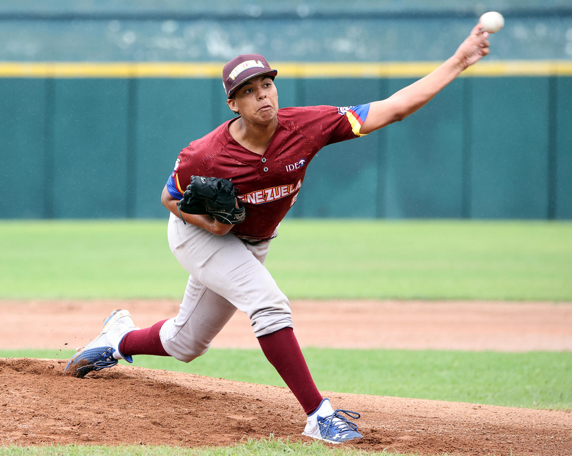 El lanzador venezolano Erick Guasamucaro, el jugador más valioso del Junior Latinoamericano de Béisbol