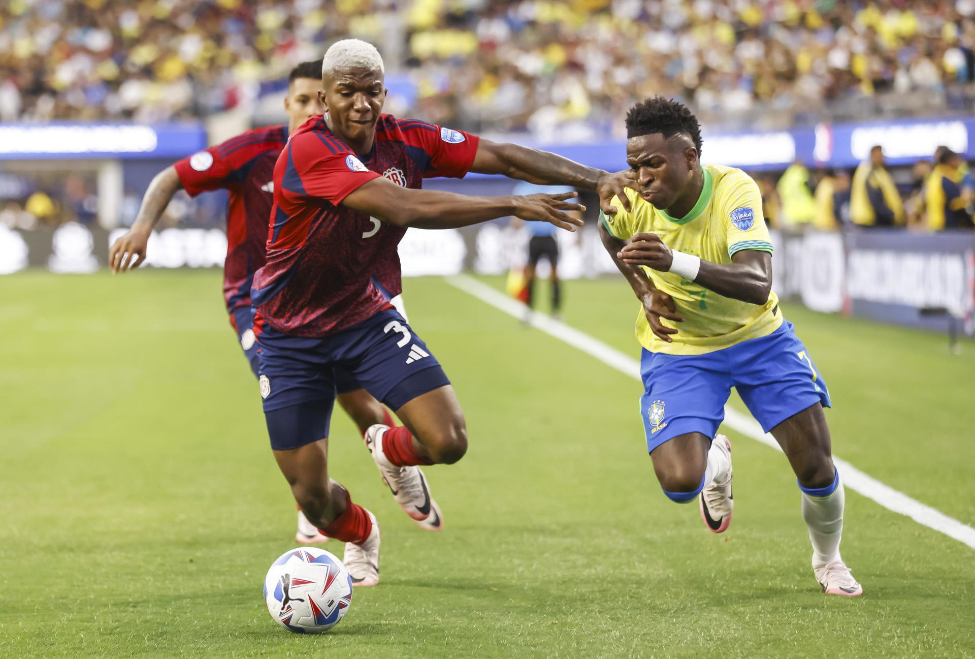 Costa Rica eclipsa el debut de una Brasil sin chispa