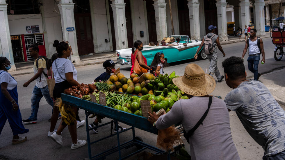 Régimen cubano busca atraer inversión extranjera para reactivar a su decaído sector industrial