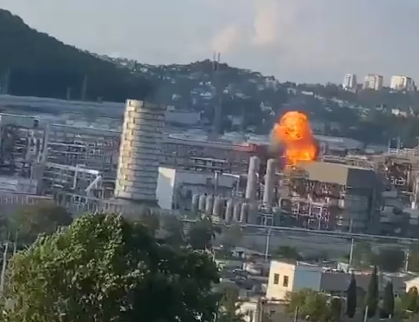 Ataque ucraniano con drones dañó la mayor refinería rusa en el Mar Negro