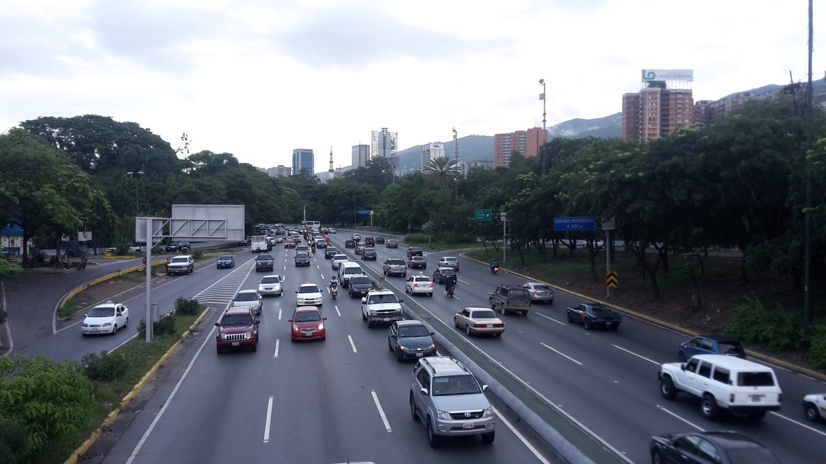 Anuncian cierre de la autopista Francisco Fajardo a la altura de San Agustín