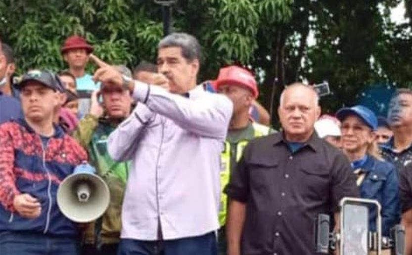 Maduro se tardó ocho días en llegar a Cumanacoa tras la tragedia (Videos)