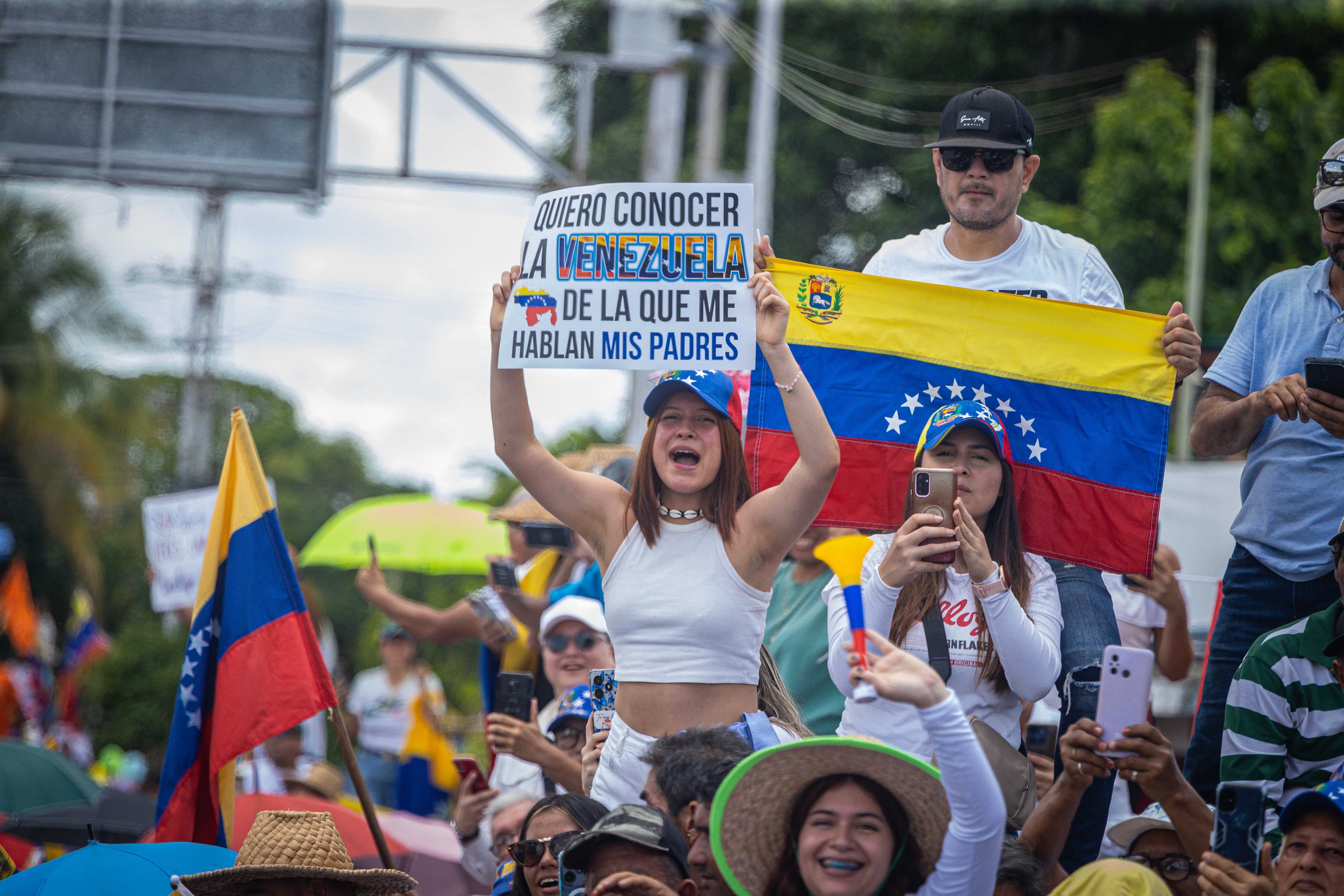 Guerra de encuestas, tensión e incertidumbre marcan el ambiente electoral en Venezuela