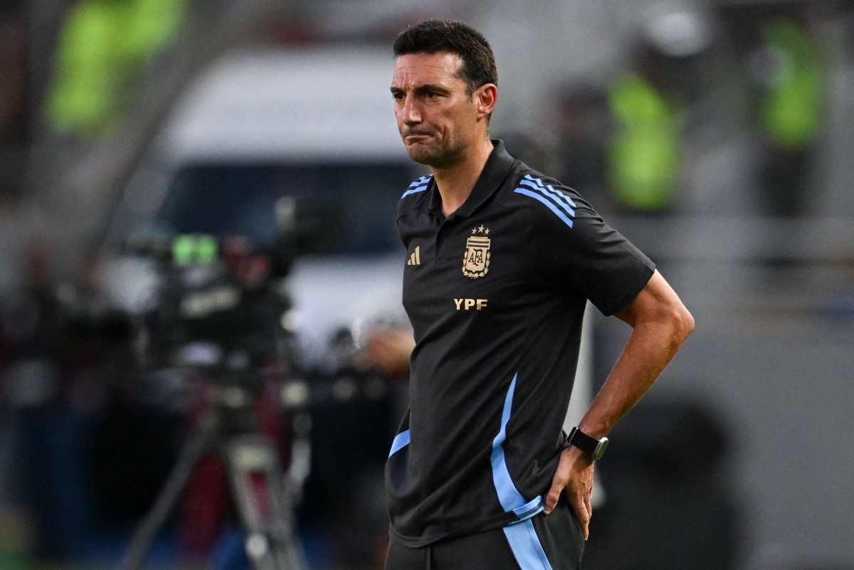 “Se podría haber jugado mañana”, reclamó Lionel Scaloni por el estado del campo en Maturín